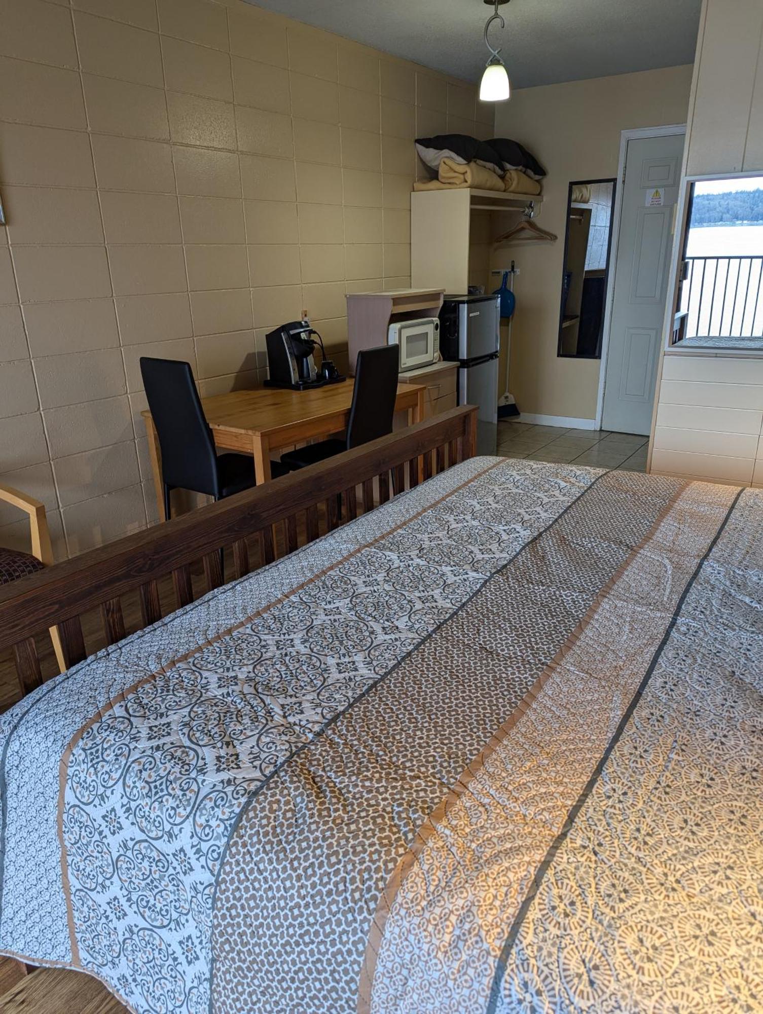 Above Tide Motel Campbell River Exterior foto